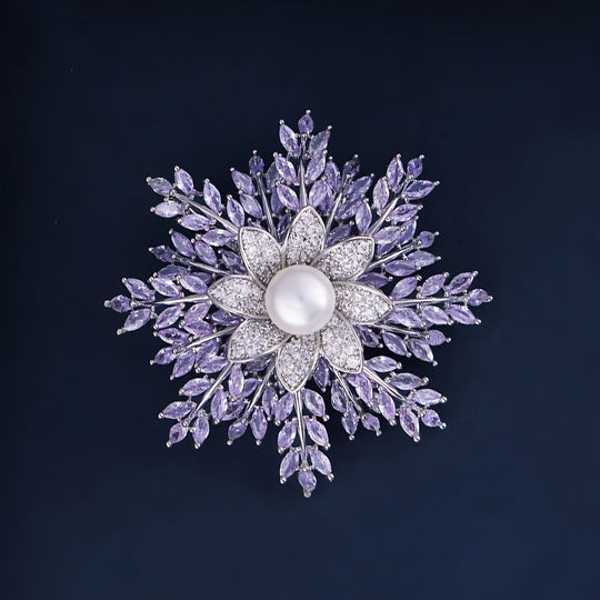 Elegante Perlenbrosche Florales Stern-Design mit Zirkonia Verziert