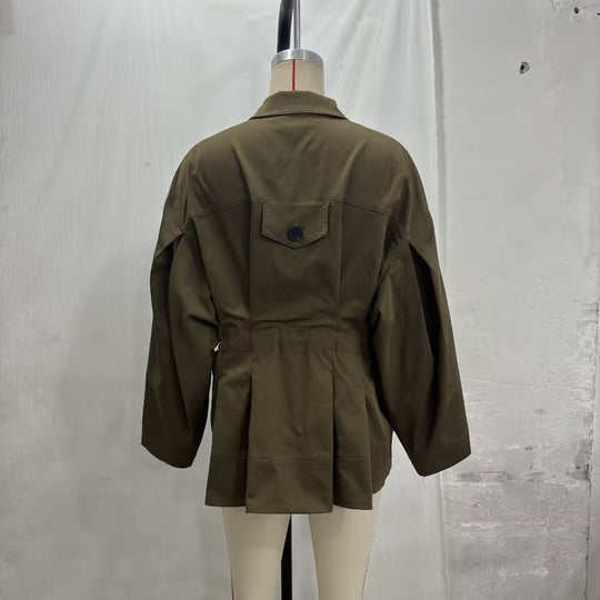 Damen Oversize-Boxy-Übergangsjacke mit großen Pattentaschen und Tunnelzug Shop Nory