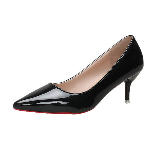 Damen Lack-Pumps mit spitzer Kappe, schmalem Stiletto und goldener Absatzapplikation Shop Nory