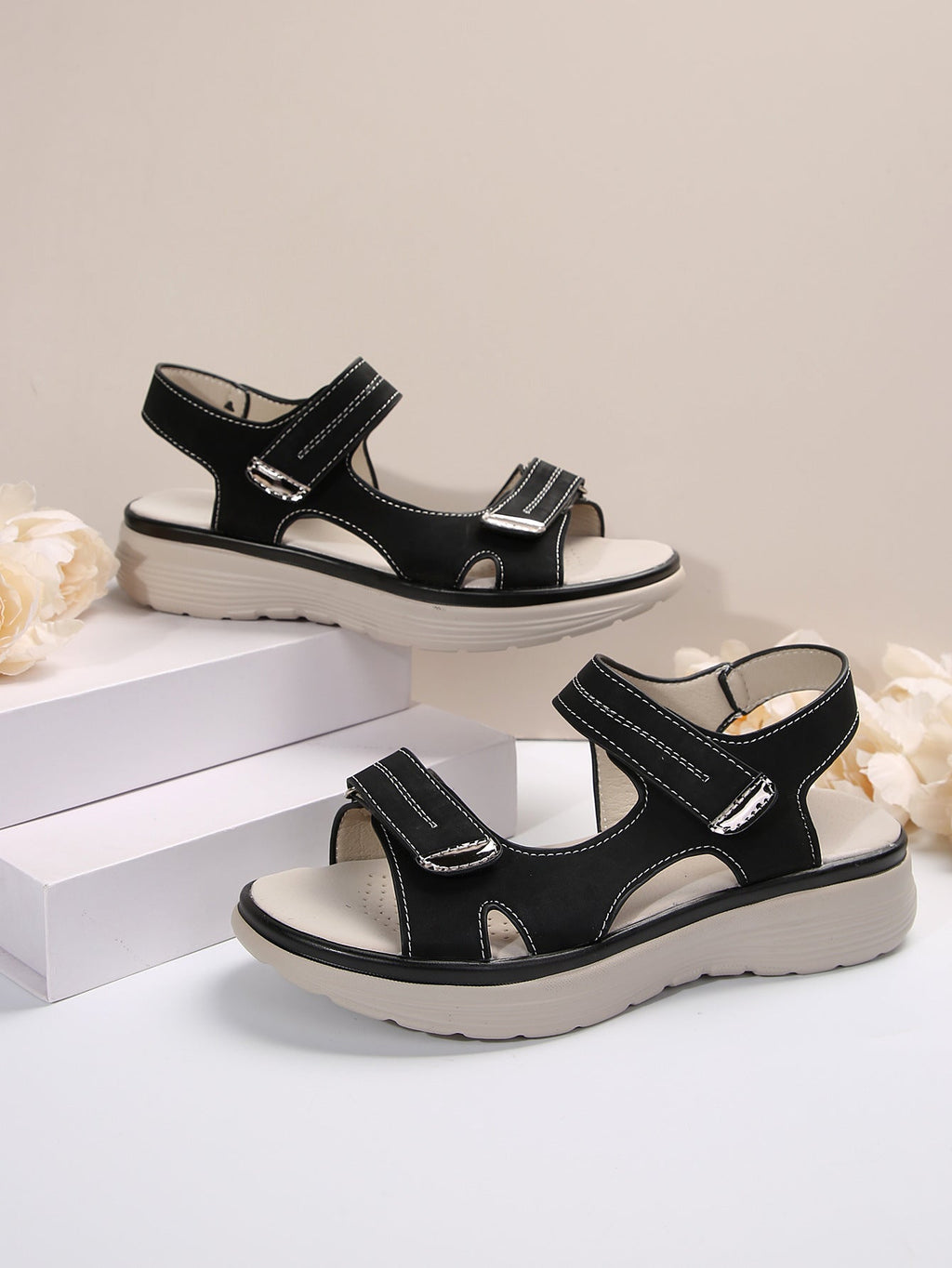 Damen Komfortable Sandalen mit verstellbarem Riemendesign und weich gepolstertem Fußbett