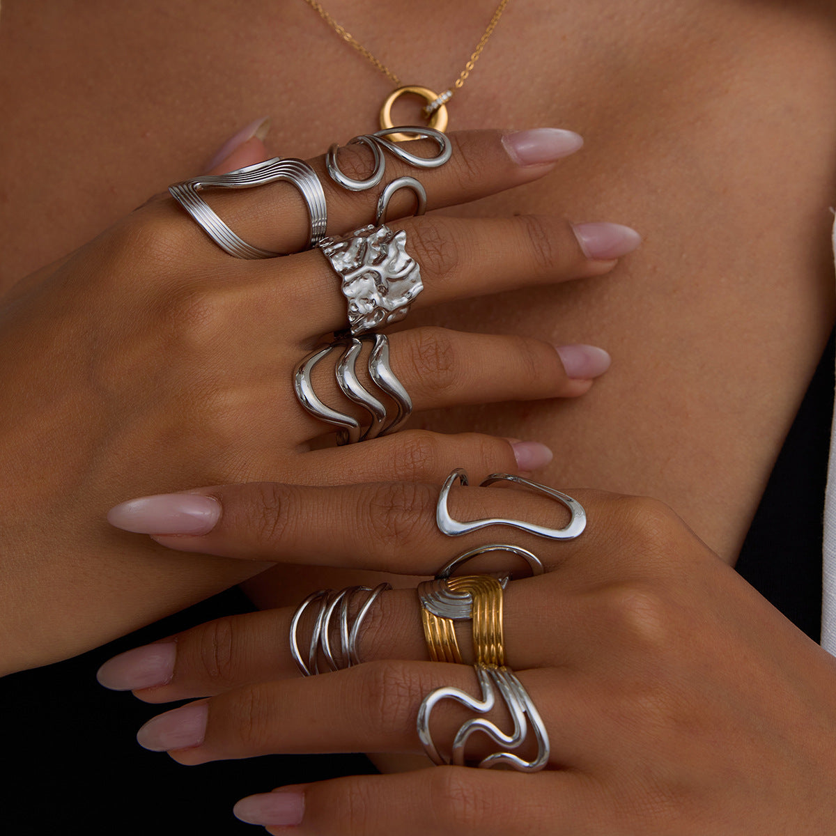 Damen Offener Ring mit elegantem Wellen-Design aus hypoallergenem Edelstahl Shop Nory