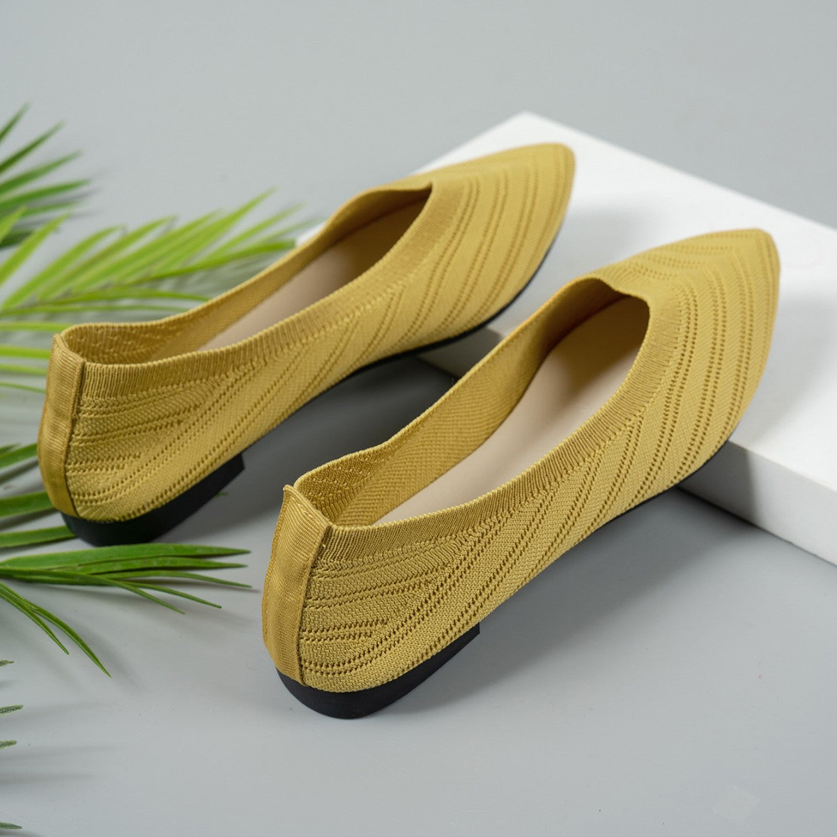 Damen Ballerinas aus atmungsaktivem Strickmaterial mit elegantem Schnitt