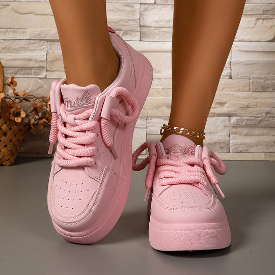 Damen Plateau-Sneaker mit dicker Laufsohle, übergroßen Schnürsenkeln und gepolstertem Knöchelbereich Shop Nory