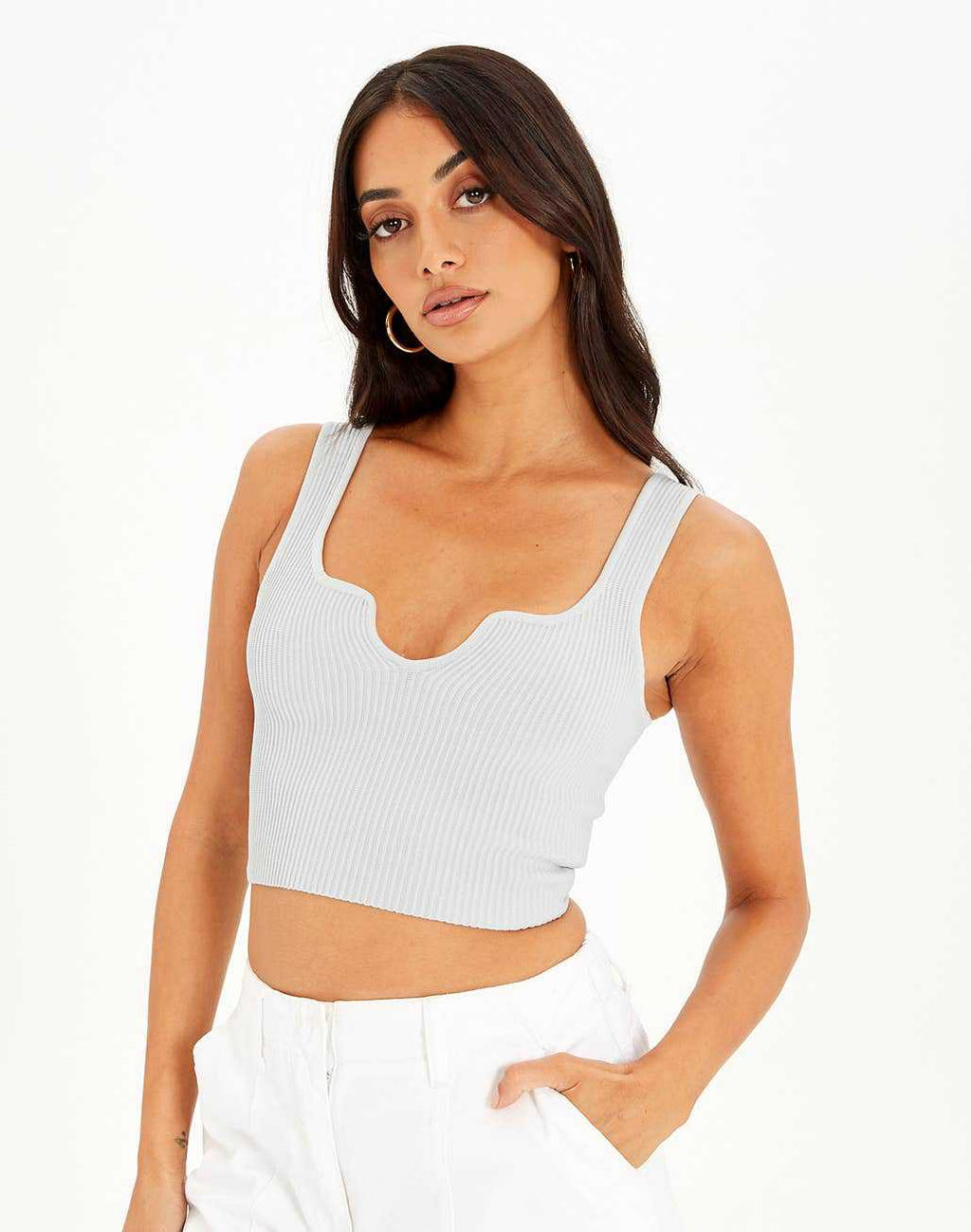 Damen Crop-Top mit Wellen-Ausschnitt und feiner Rippstruktur