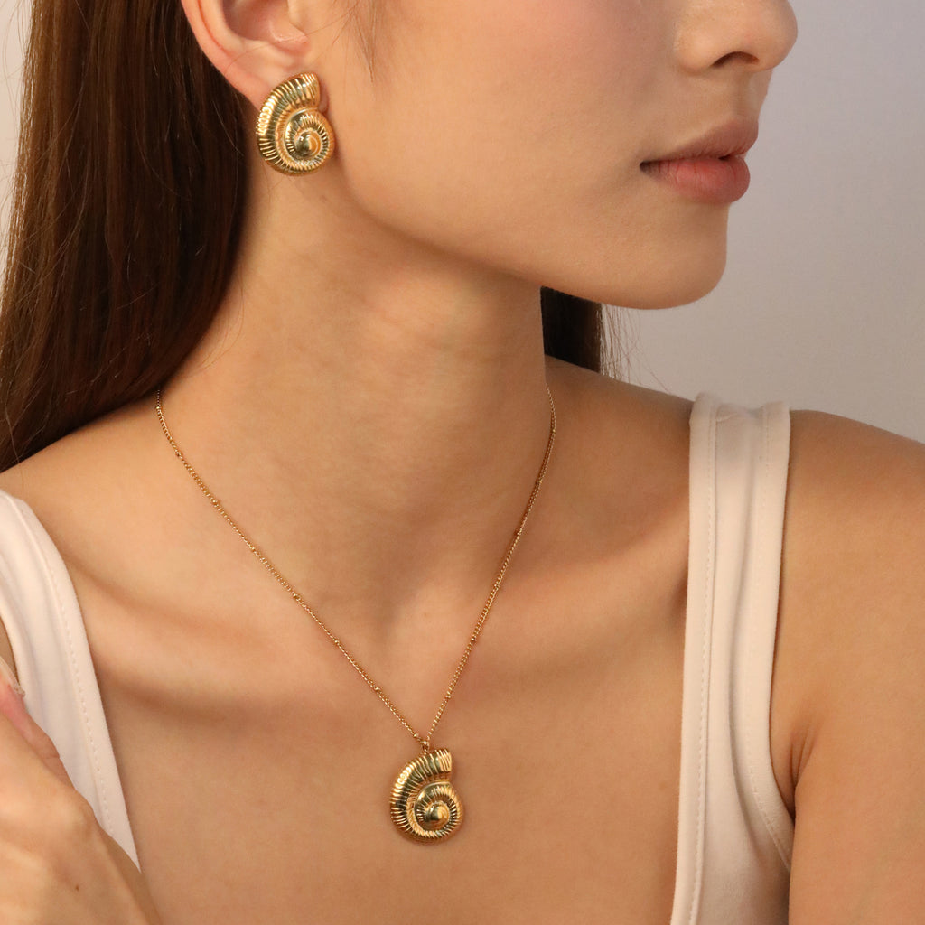 Damen Schmuckset mit vierblättrigem Kleeblatt-Anhänger und passenden Ohrsteckern Shop Nory