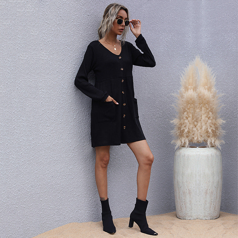 Damen Strick-Kurzkleid mit V‑Ausschnitt, Knopfleiste und Eingrifftaschen Shop Nory