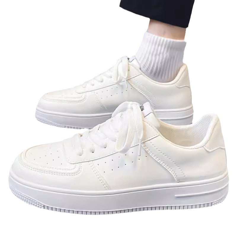 Damen Minimalistische Low-Top Plateau-Sneaker aus veganem Glattleder mit perforierten Details und gepolstertem Komfortfußbett Shopy Nory