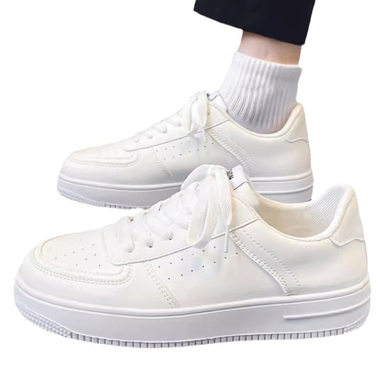 Damen Minimalistische Low-Top Plateau-Sneaker aus veganem Glattleder mit perforierten Details und gepolstertem Komfortfußbett Shopy Nory