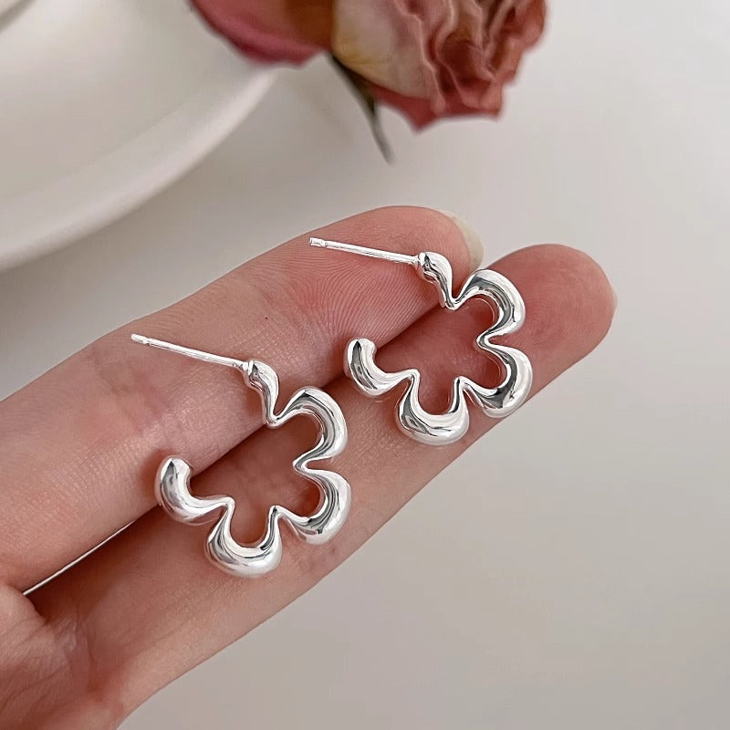 Damen Ohrhänger im modernem Blumen-Design Shop Nory