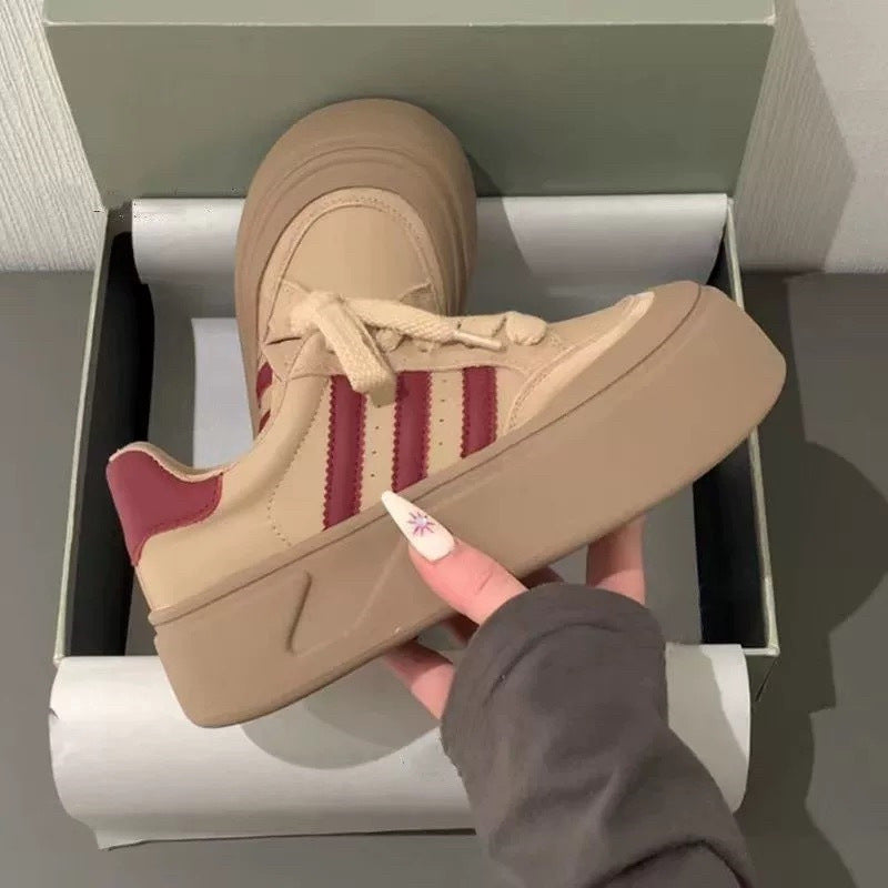 Damen Plattform-Sneaker mit strapazierfähigem Obermaterial und extrahoher Sohle
