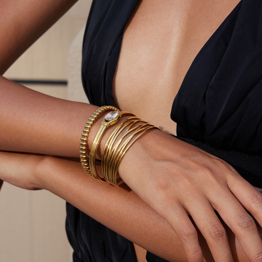 Damen Offenes Armband mit elegantem, hypoallergenem Design aus Edelstahl Shop Nory