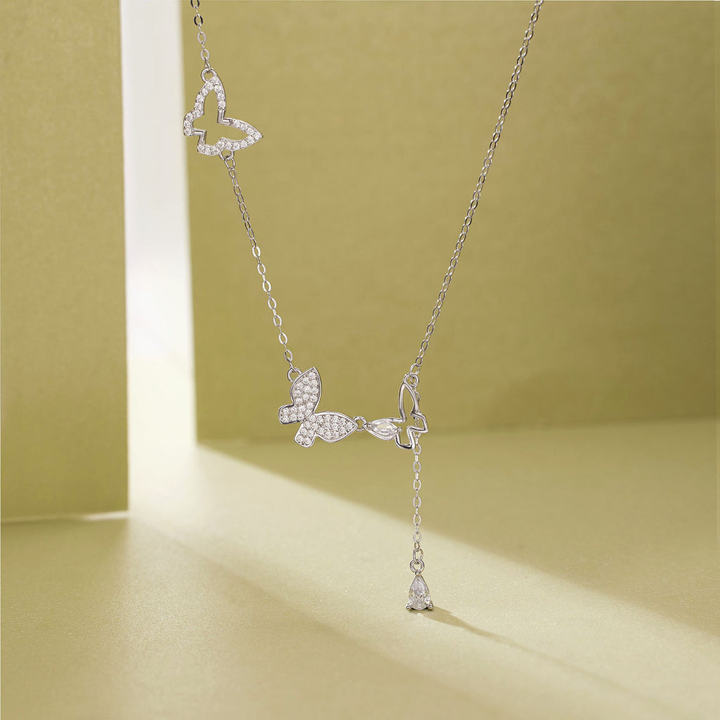 Damen Halskette mit filigranem Schmetterlingsdesign und funkelnden Zirkoniasteinen Shop Nory