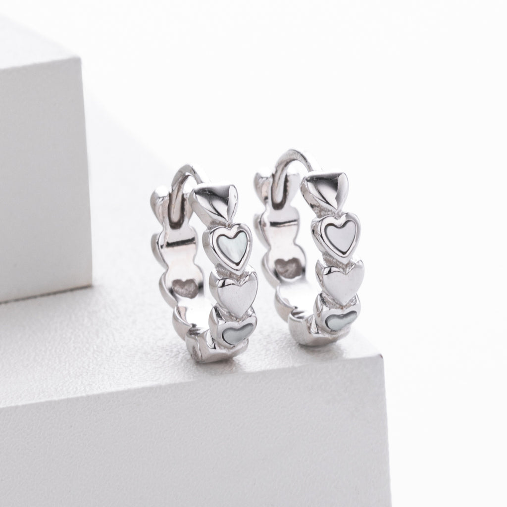 Damen Creolen mit Herzmotiven aus hochwertigem 925 Sterling Silber Shop Nory