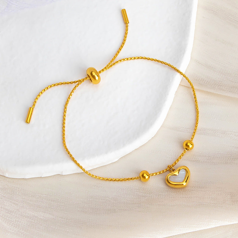 Damen Armband mit zierlichem Herzanhänger und verstellbarem Design Shop Nory