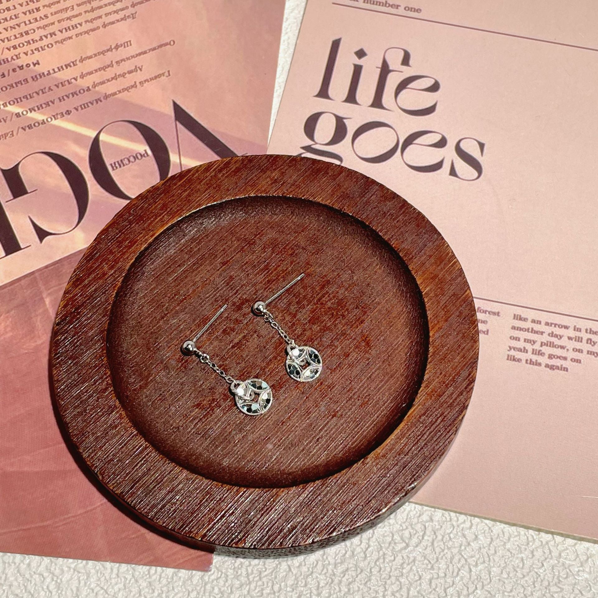 Damen Ohrringe mit elegantem Pendeldesign und feinen Zirkoniasteinen Shop Nory