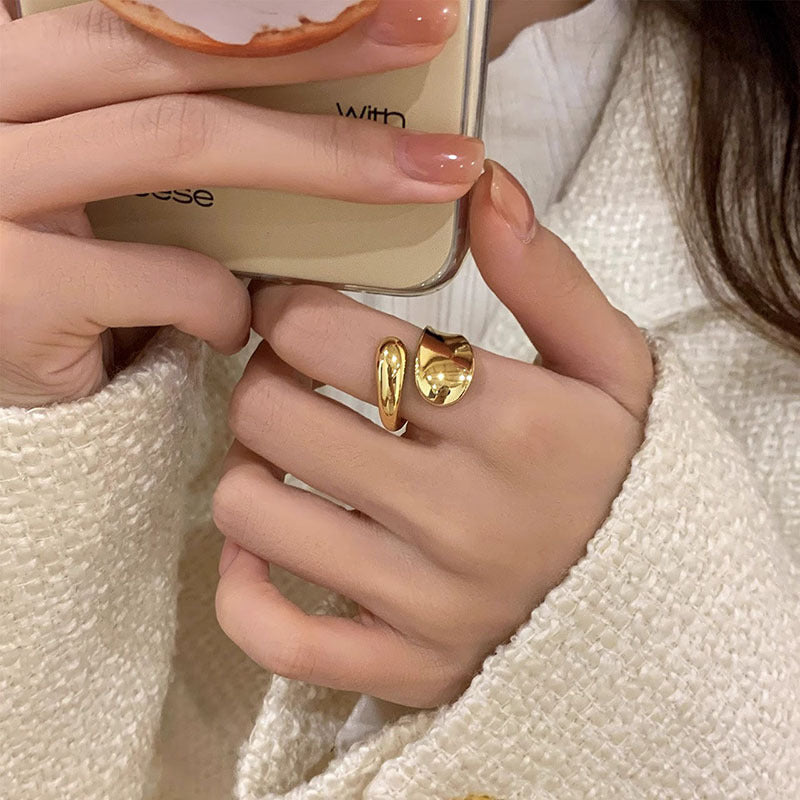 Damen eleganter und minimalistischer Ring mit geschwungenem Design Shop Nory