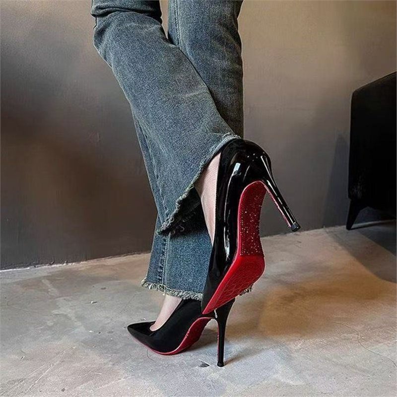 Damen spitze Stiletto Pumps mit glänzender Oberfläche