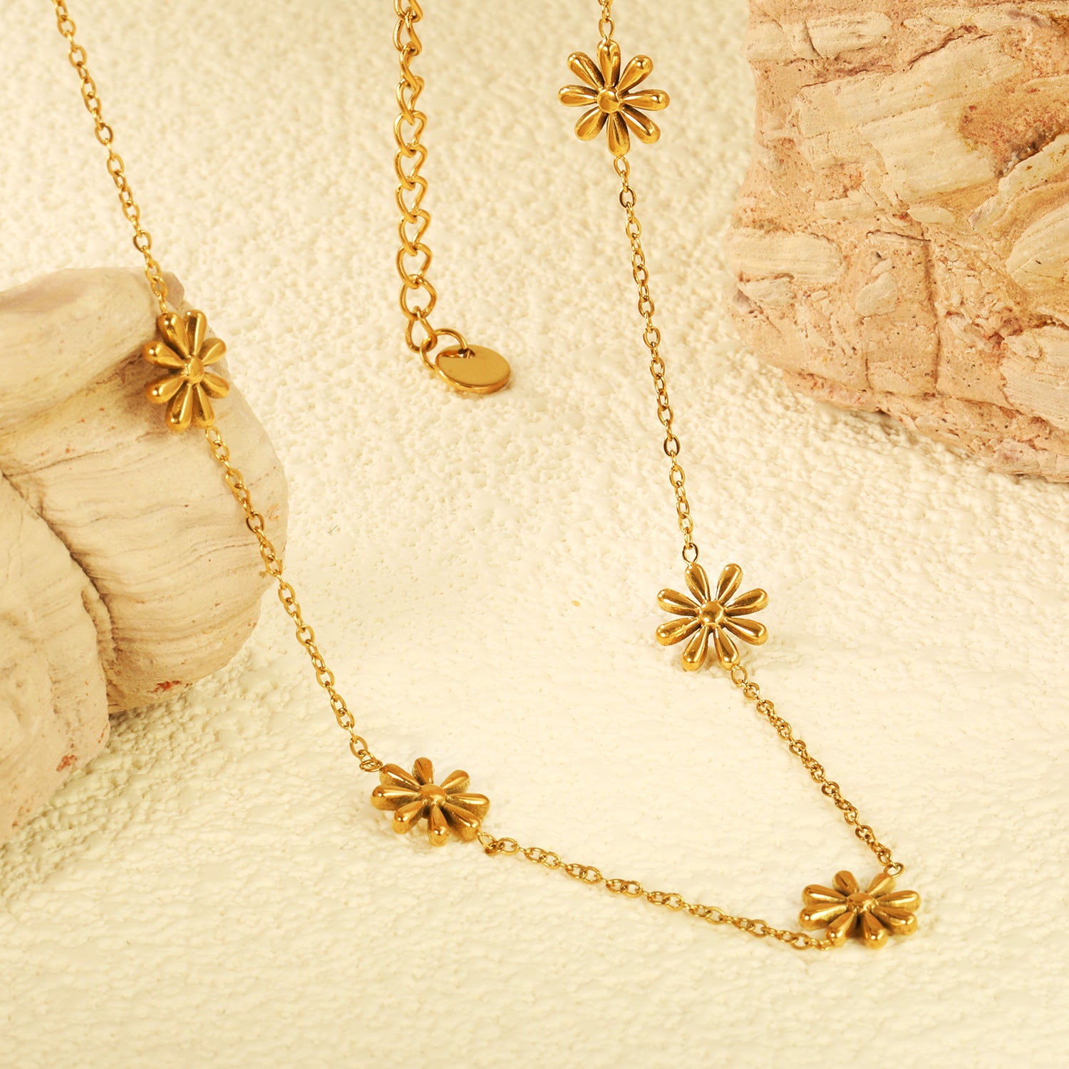 Damen elegante Halskette mit Blumenmotiven und hochwertiger Gliederstruktur Shop Nory