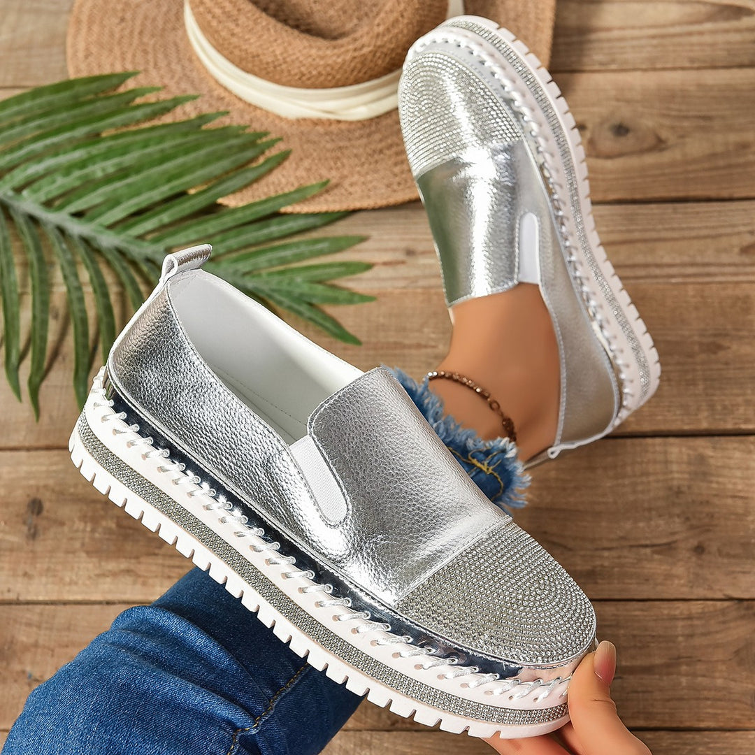 Damen Slip-On Plateau-Slipper mit Strassbesatz, elastischem Einstieg und profilierter Gummisohle Shop Nory