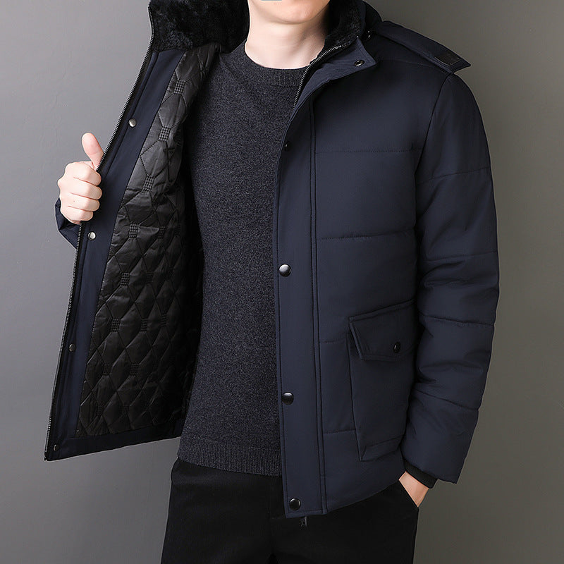 Herren Kurzparka mit gesteppter Thermofütterung, Kapuzenansatz und Multifunktionsklappentaschen Shop Nory