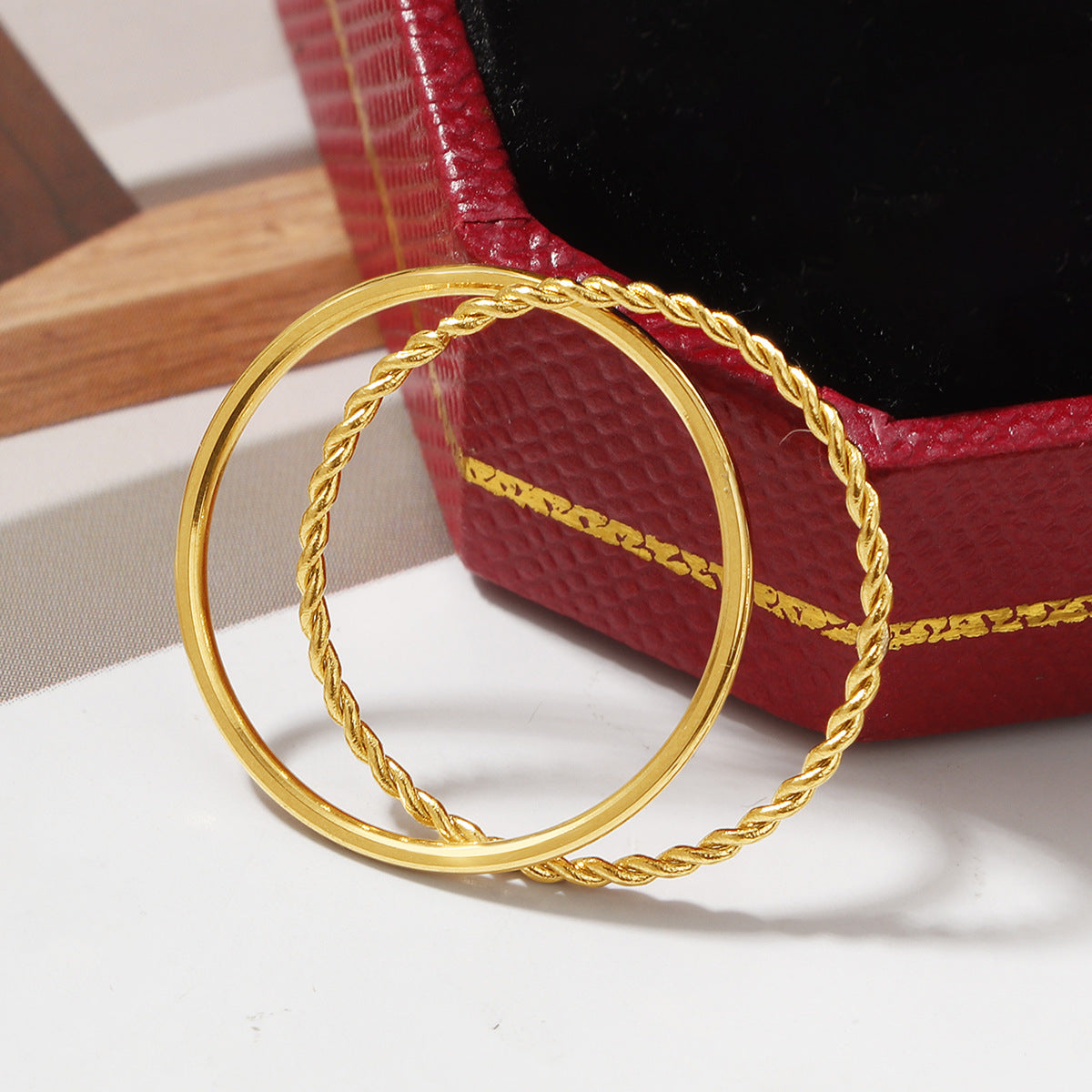 Damen Ring mit elegantem geschwungenem Design Shop Nory