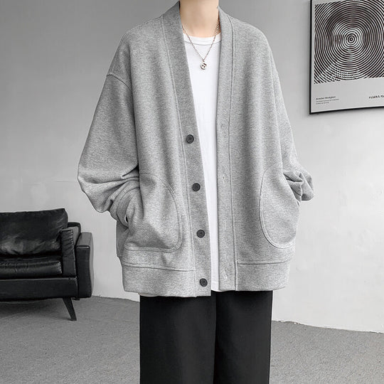 Herren oversized Strickcardigan mit V-Ausschnitt, aufgesetzten Rundtaschen und lässiger Drop-Shoulder-Silhouette Shop Nory