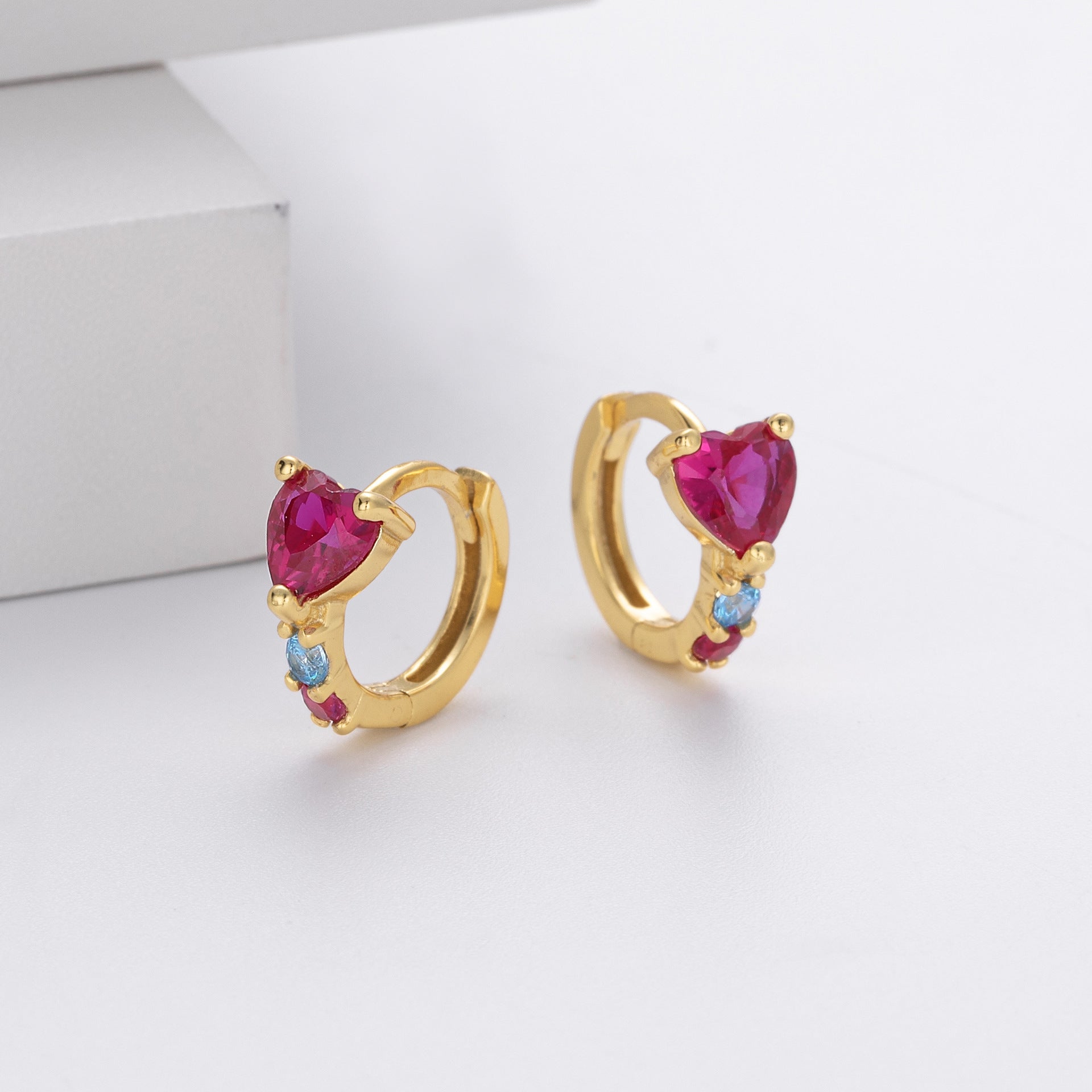 Damen Ohrhänger mit herzförmigem Zirkon und edler Verzierungen aus 925 Sterling Silber Shop Nory
