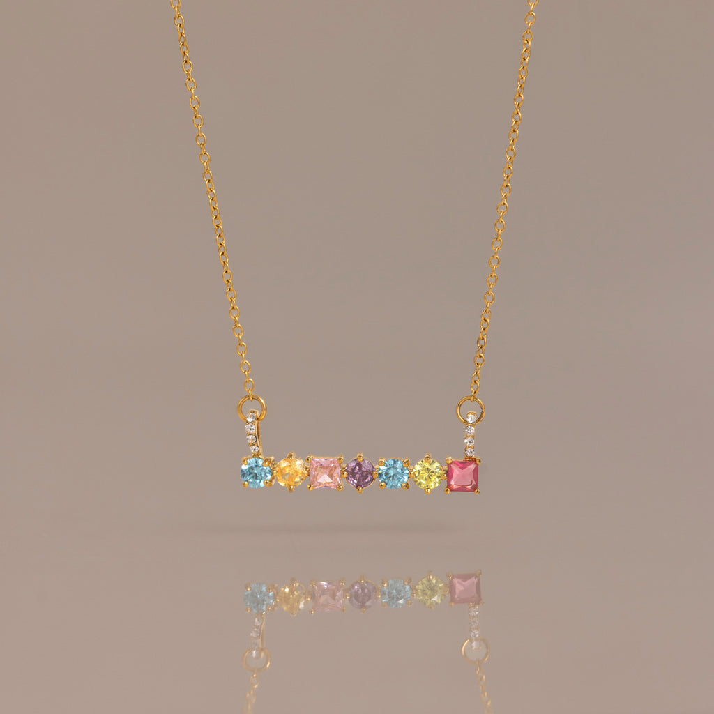 Damen Halskette mit funkelnden Zirkonia-Anhängern aus hypoallergenem Edelstahl Shop Nory