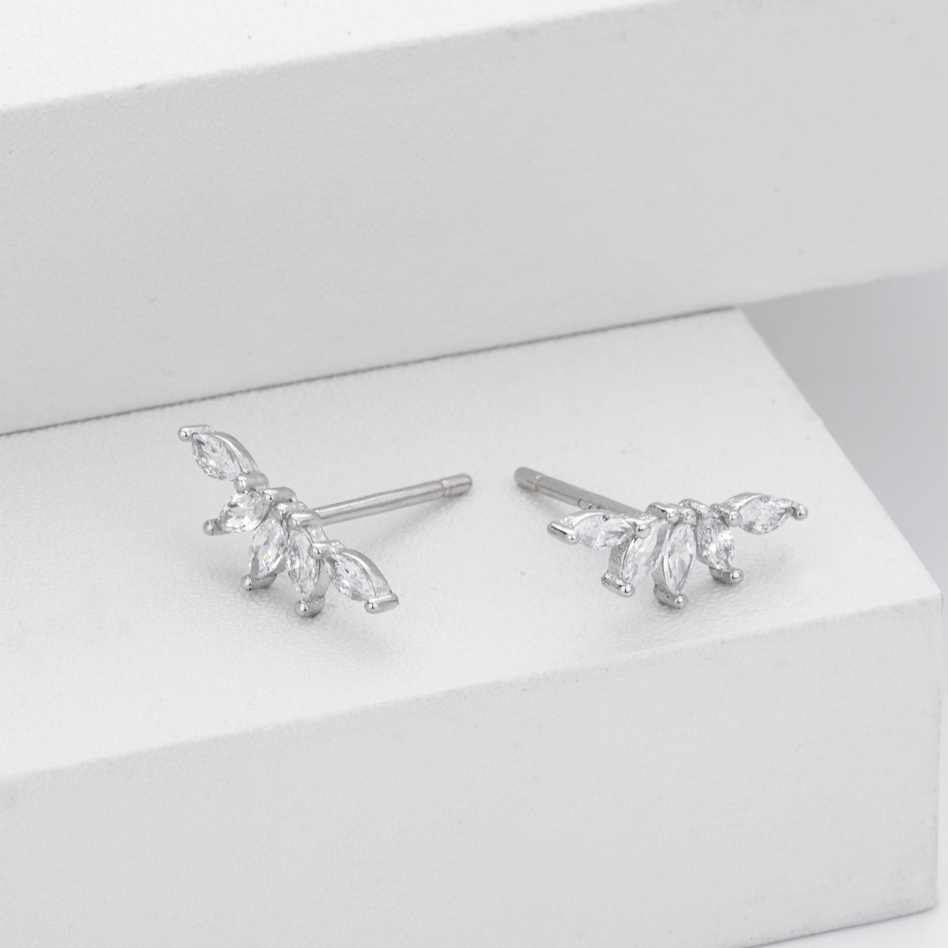 Damen Ohrstecker mit eleganten Zirkonia-Verzierungen aus 925 Sterling Silber Shop Nory