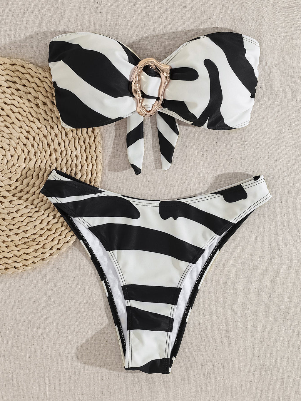 Damen Bandeau-Bikini mit elegantem Verschluss und modischem Design