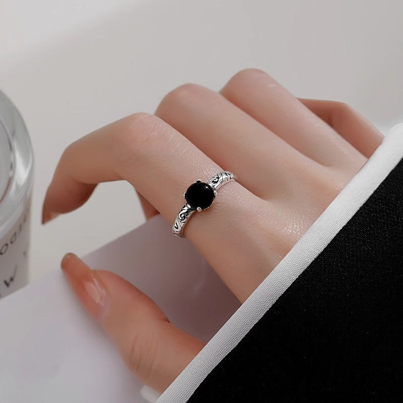 Damen filigraner Ring mit elegantem Onyx und kunstvoller Fassung Shop Nory
