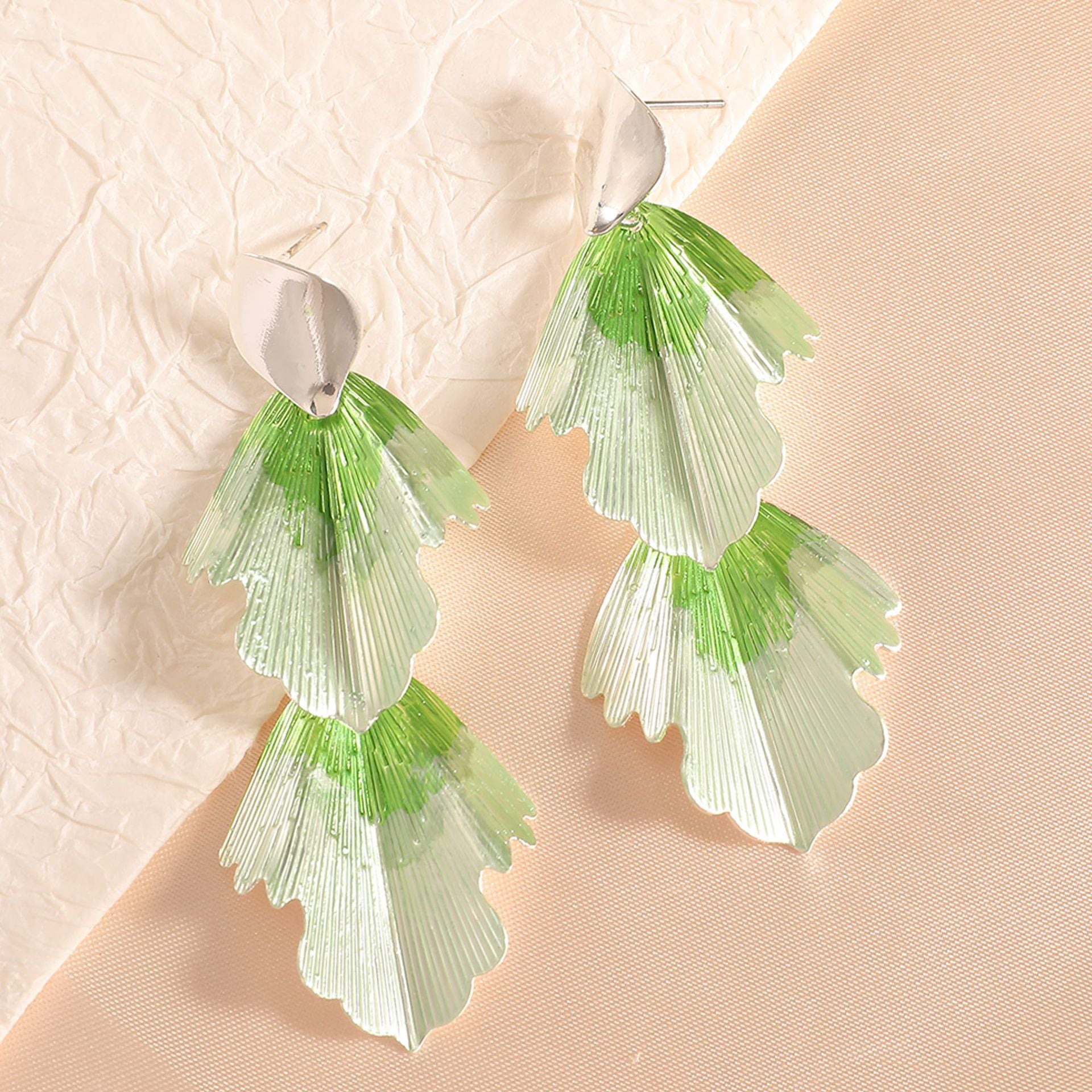 Damen Ohrstecker im floralen Design aus hochwertigem Metall Shop Nory