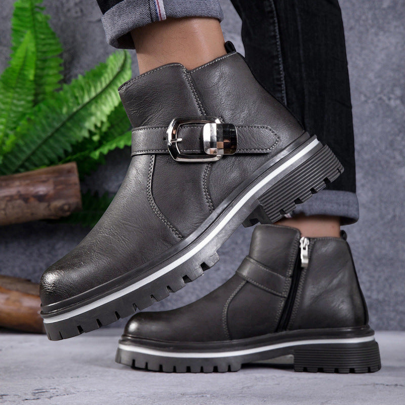 Herren knöchelhohe Lederoptik-Stiefelette mit dekorativer Metallschnalle und profilierter Gummisohle Shop Nory