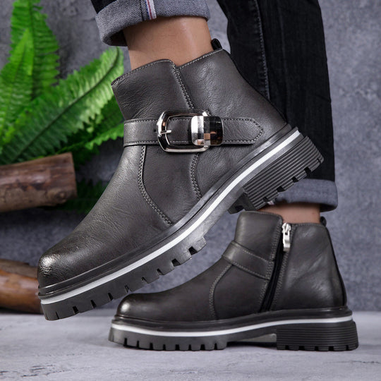 Herren knöchelhohe Lederoptik-Stiefelette mit dekorativer Metallschnalle und profilierter Gummisohle Shop Nory