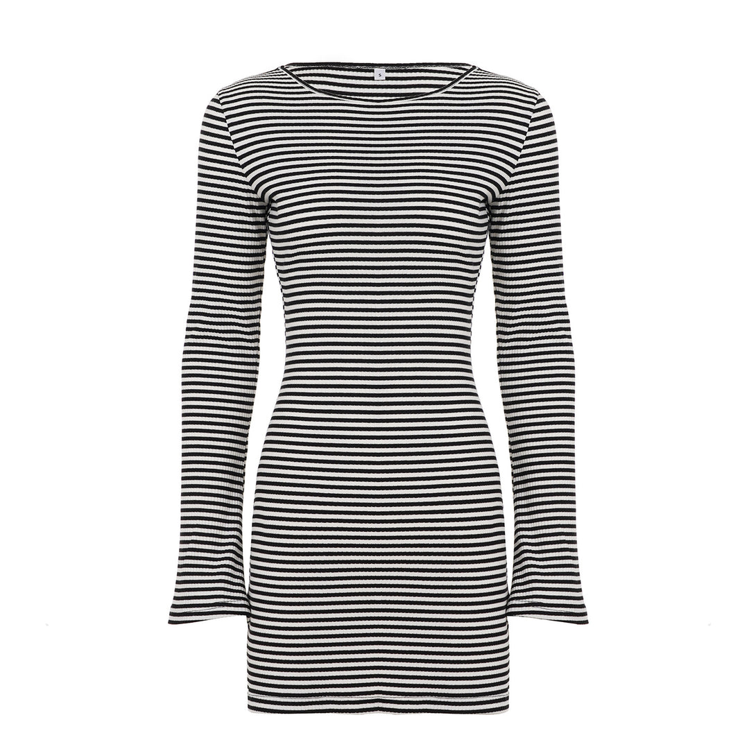 Damen nan tailliertes Rippen-Minikleid mit U-Boot-Ausschnitt und ausgestellten Ärmeln Shop Nory