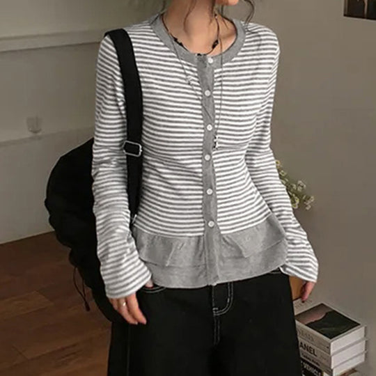 Damen nan feiner Kurzcardigan mit Knopfleiste, Spitzenkragen und welligem Saum Shop Nory