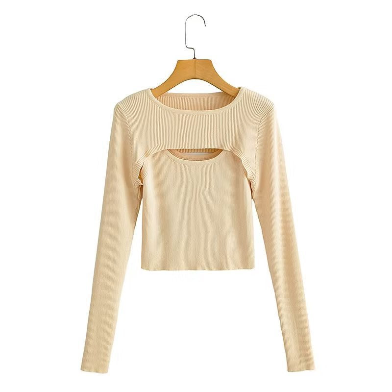 Damen Kurz geschnittenes Rippstrick-Top mit asymmetrischen Cut-Outs und Rundhalsausschnitt Shop Nory