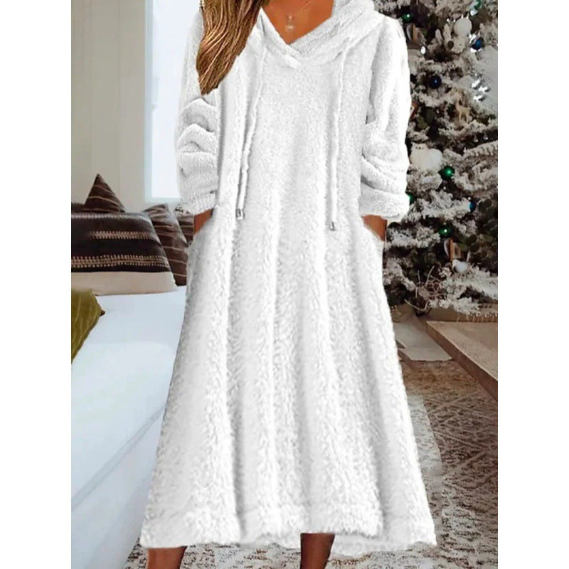 Damen Maxikleid aus Teddy-Fleece mit Kapuze, V-Ausschnitt und Eingrifftaschen Shop Nory