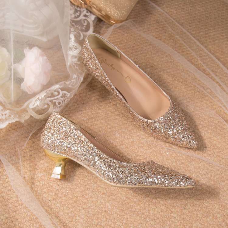Damen Glitzernde Mittelhoch-Absätze mit elegantem Lochmuster Shopnory