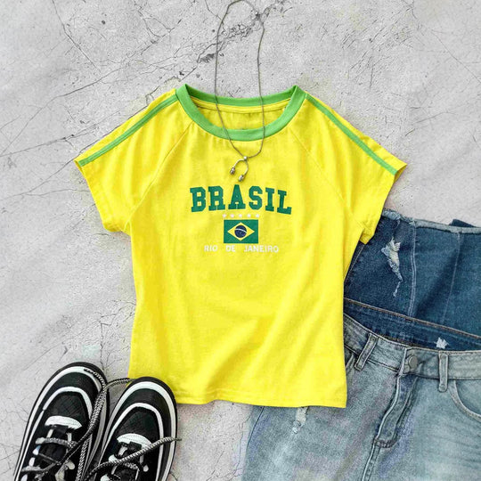 Damen T-Shirt mit kreativem Brasilien-Design und körperbetontem Schnitt Shopnory