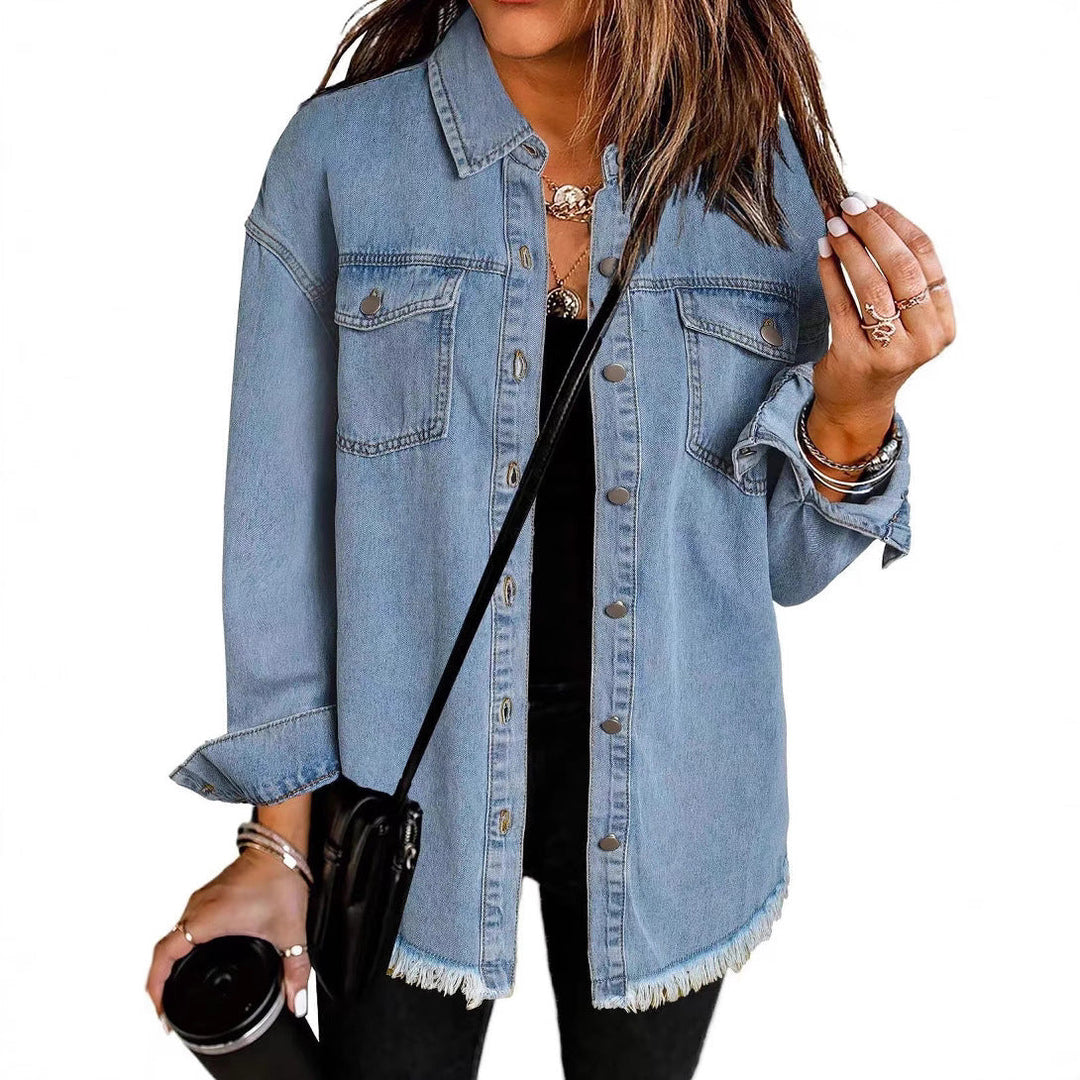 Damen lässiges Denim-Hemd mit fransigen Säumen und praktischen Brusttaschen