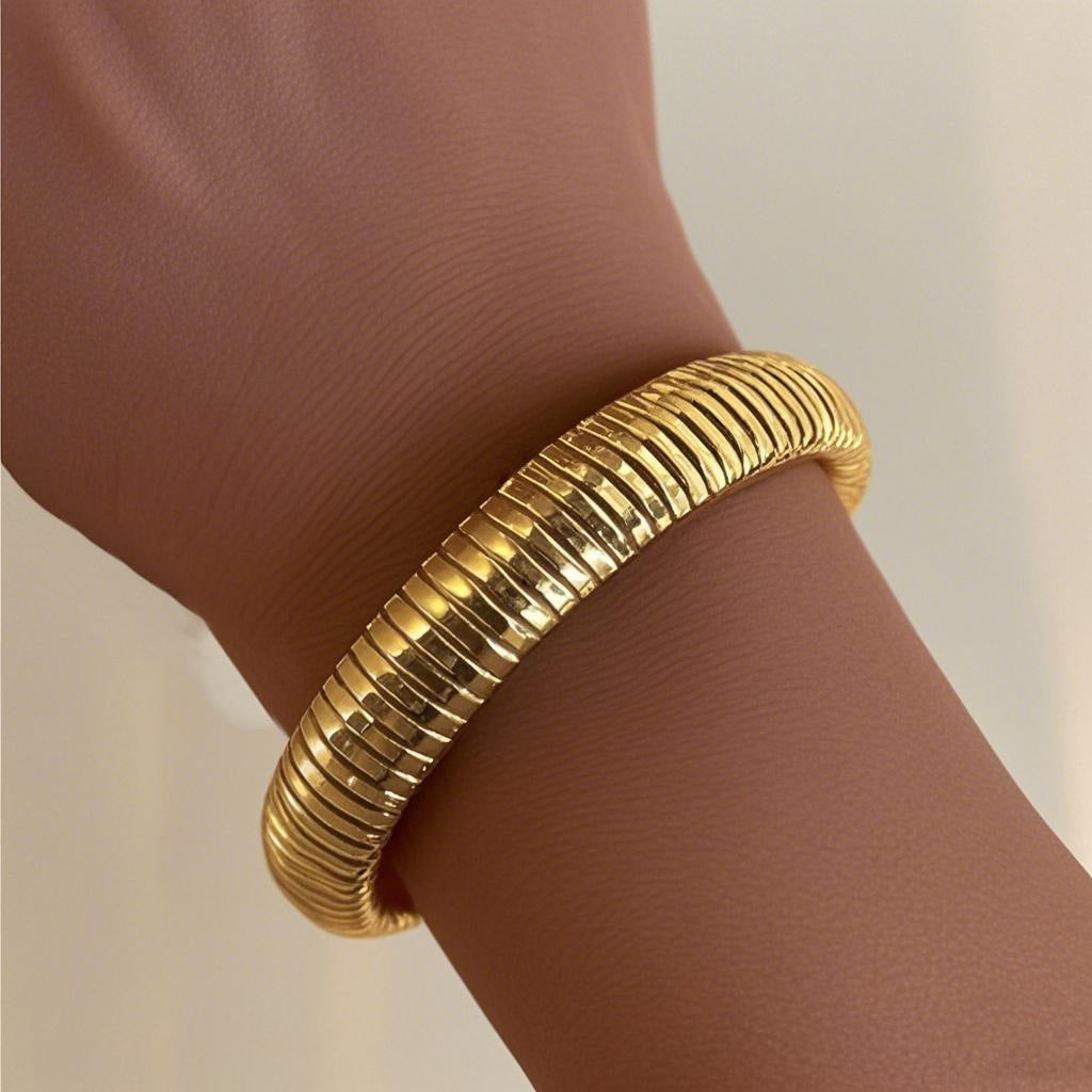 Damen eleganter Armreif mit strukturiertem Design Shop Nory