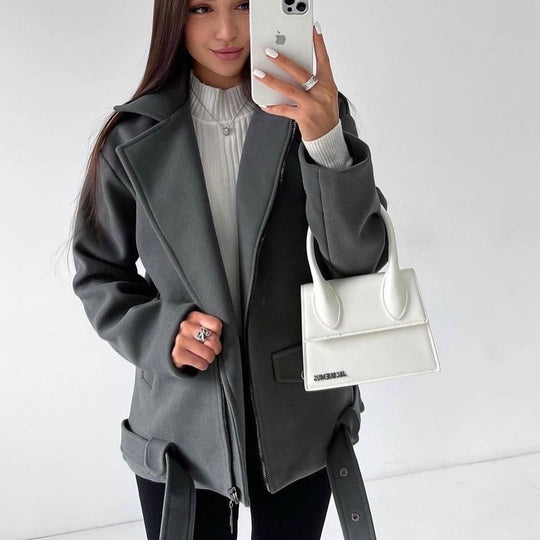 Damen nan kurz geschnittener Wolloptik-Mantel mit verdecktem Reißverschluss, Taillengürtel und aufgesetzten Taschen Shop Nory