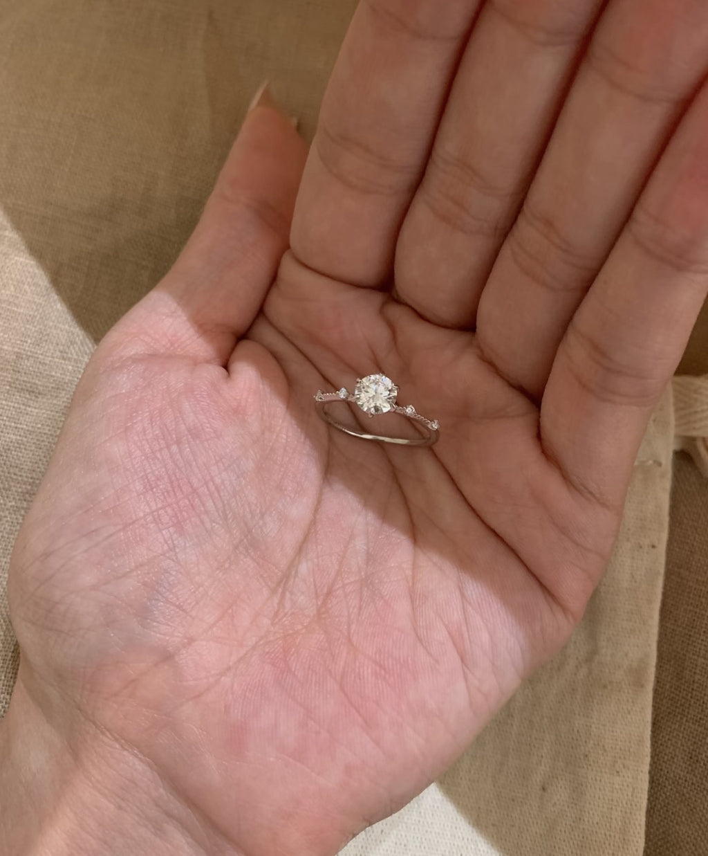 Damen zarter Ring mit funkelndem Zirkonia-Shop Nory