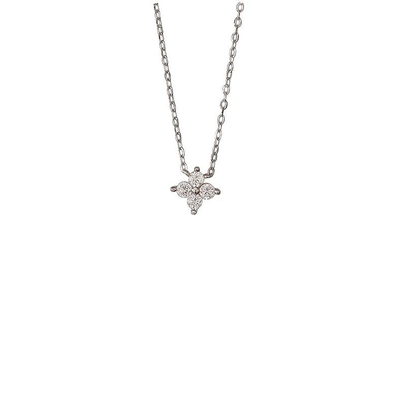 Damen Halskette mit funkelndem Blumenanhänger und feiner Verarbeitung Shop Nory