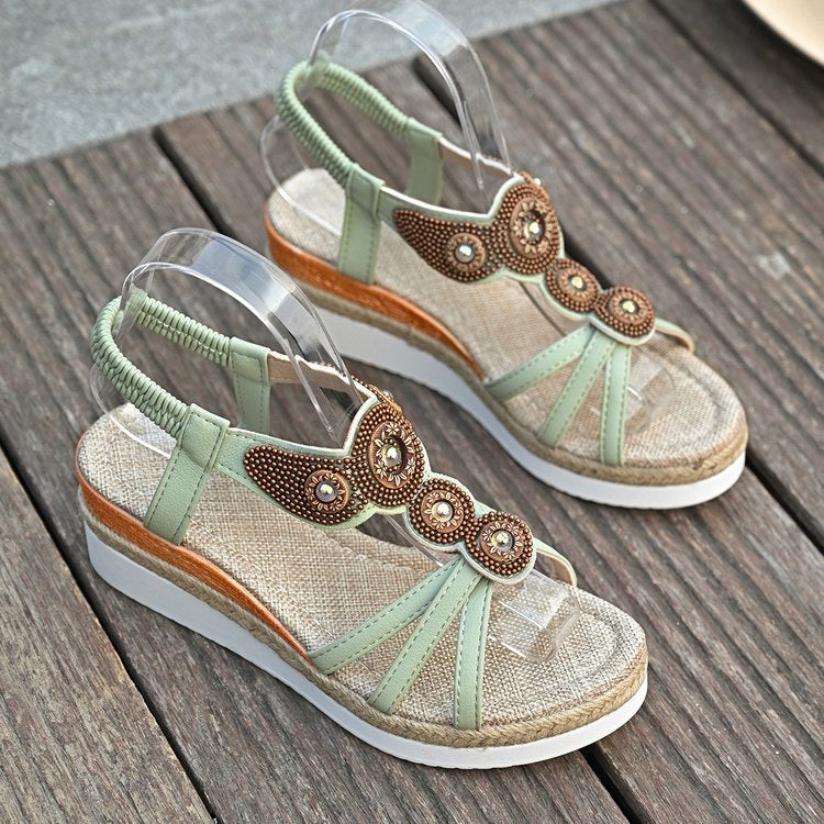 Damen Plateausandalen mit eleganten Perlen-Applikationen Shopnory
