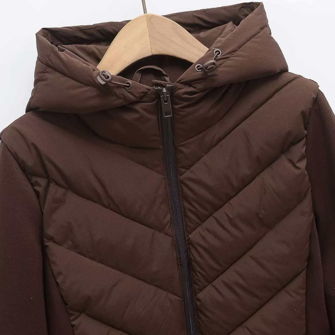 Damen nan gesteppte Kapuzenjacke mit Chevron‑Stepp, Einsätzen aus Softshell und verdecktem Reißverschluss