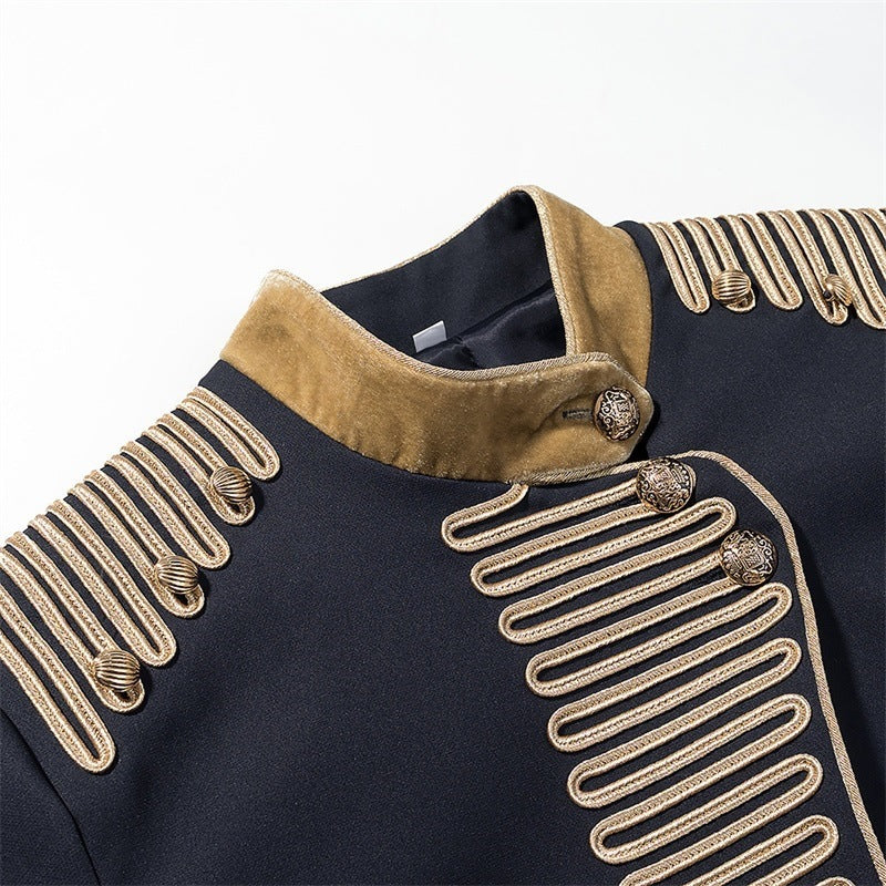 Damen Kurze militärisch inspirierte Jacke mit Stehkragen, Zierkordeln und goldbesetzten Manschetten Shop Nory