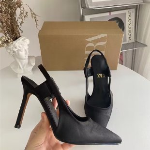 Damen Slingback-Pumps mit elegantem Spitzen-Design und modischem Riemensystem
