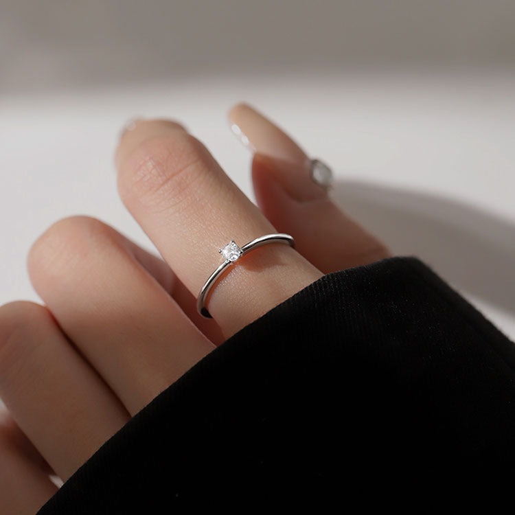 Damen Zierlicher Solitär Ring mit funkelndem Stein Shop Nory